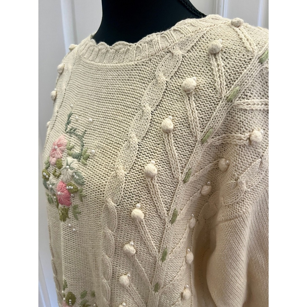 Vtg 90s Maurada Embroidered Floral Pearl Sweater M Cream Cable Knit Grandmacore